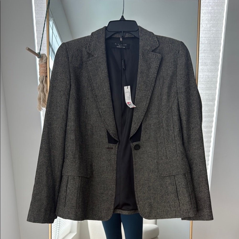 NWT 100% Silk Elie Tahari Shellie Jacket